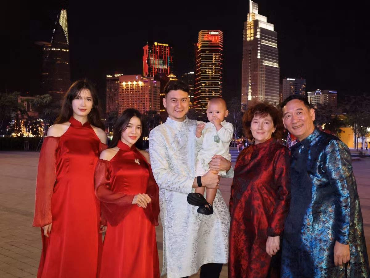 Thanh Giang còn yêu thích các hoạt động thể chất. Cô có sở thích cưỡi ngựa và thường xuyên duy trì lối sống năng động. Dù không hoạt động showbiz chuyên nghiệp, em gái Đặng Văn Lâm vẫn nhận được sự chú ý mỗi lần xuất hiện cùng anh trai trên sân bóng.