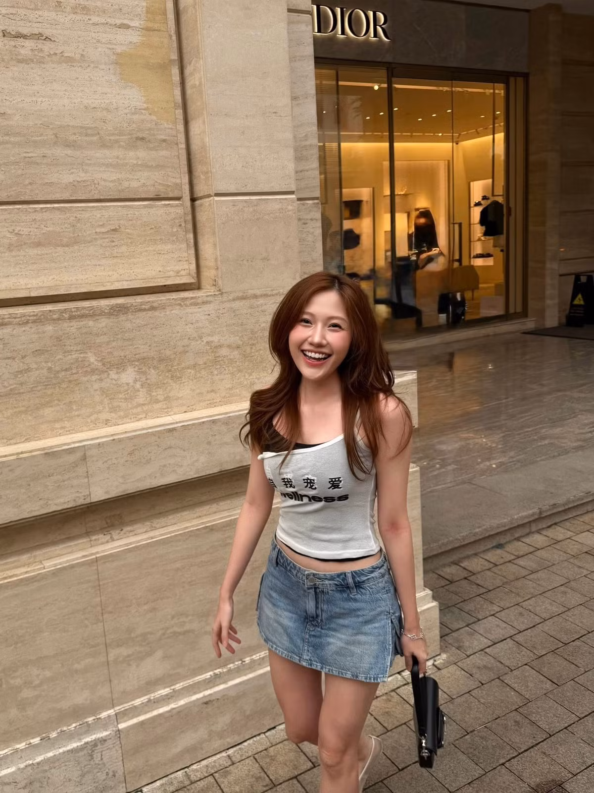 Với tài năng cùng nhan sắc đang ở độ chín muồi, Uyển Ân hứa hẹn tiến xa trong làng giải trí Việt.