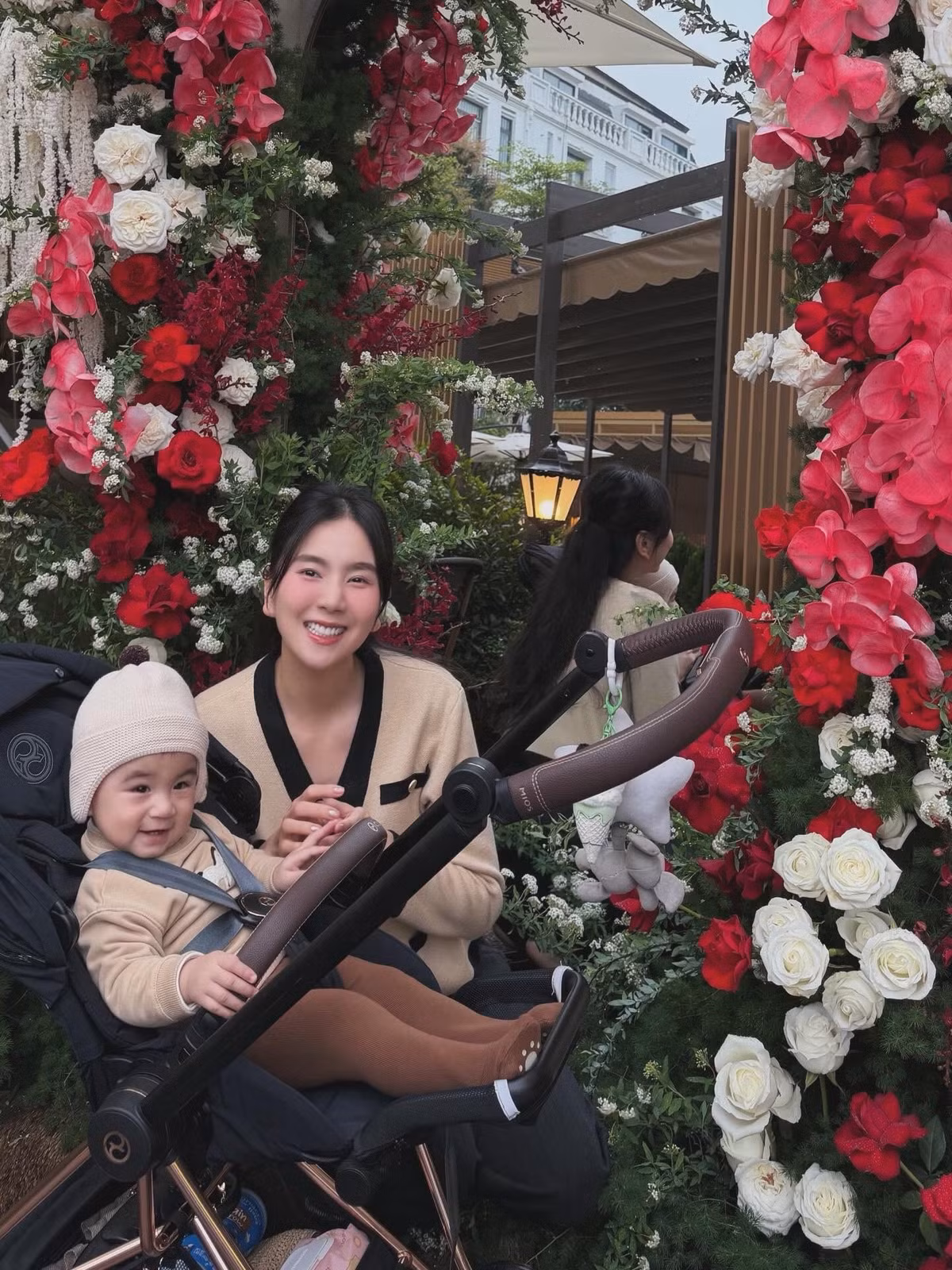 Để chuẩn bị tốt nhất cho vai trò làm mẹ, Mai Ngọc hiện tạm dừng công việc tại Đài Truyền hình Việt Nam. Đây là quyết định khó khăn nhưng cần thiết để nữ MC tập trung vào gia đình nhỏ.