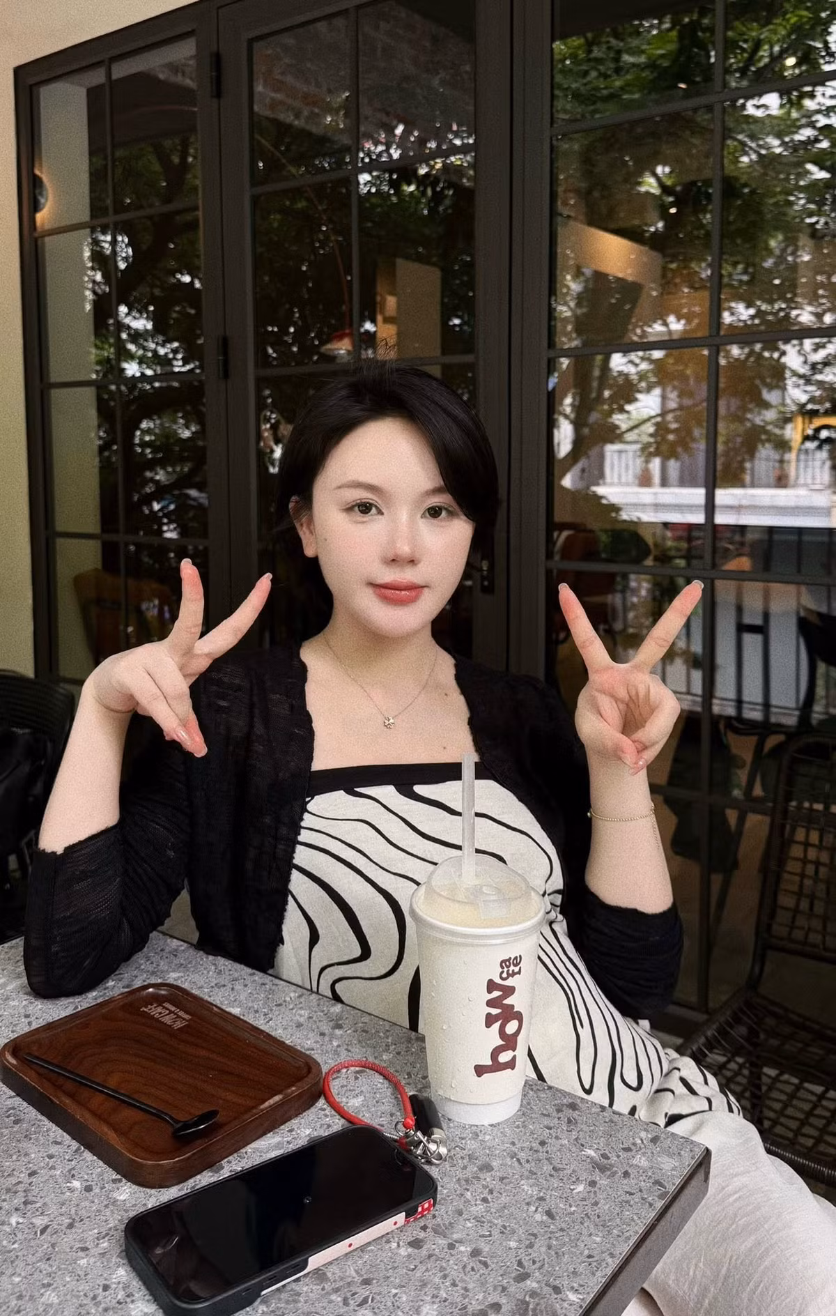 Theo chia sẻ của Thu Trang, em bé có tên thân mật là Bốp, chào đời vào tháng 7. Tuy nhiên, đến thời điểm tổ chức đầy tháng, cô mới chính thức chia sẻ tin vui với người hâm mộ và bạn bè trên mạng xã hội. Ảnh: FB Vũ Thị Thu Trang