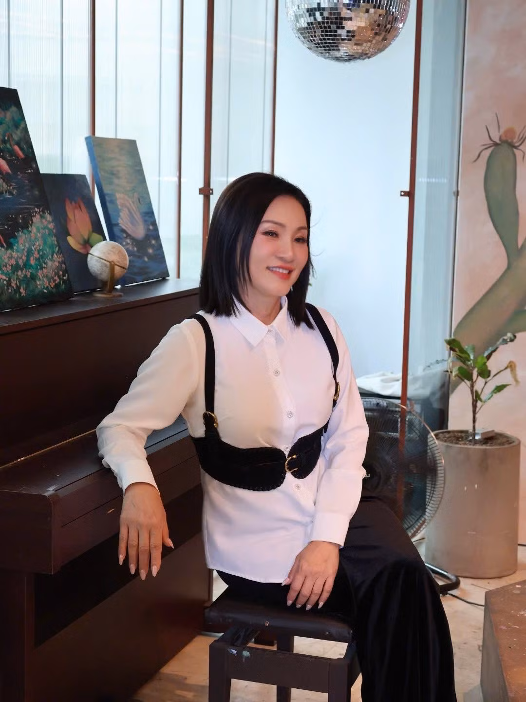 Đây cũng là giai đoạn nữ nghệ sĩ dành nhiều thời gian hơn cho bản thân, chăm sóc sức khỏe và tận hưởng cuộc sống theo cách riêng.