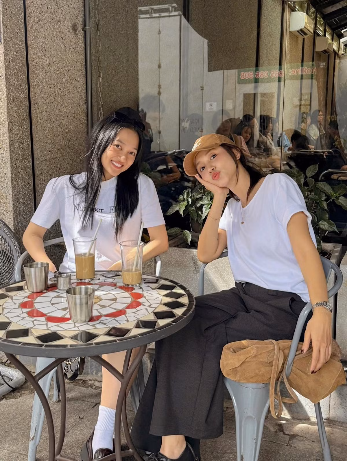 Ca sĩ Bảo Anh hội ngộ hot mom Salim. Ảnh: FB Bảo Anh