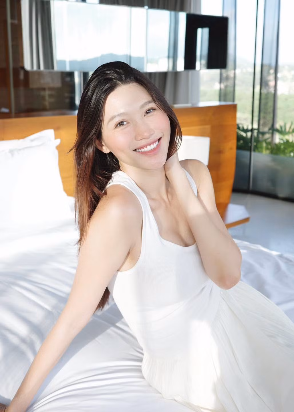 Không chỉ gây chú ý bởi vóc dáng, gương mặt sắc sảo cũng là một trong những lợi thế giúp Quỳnh Châu giữ được sức hút sau nhiều năm hoạt động trong showbiz. Ảnh: FB Chế Nguyễn Quỳnh Châu