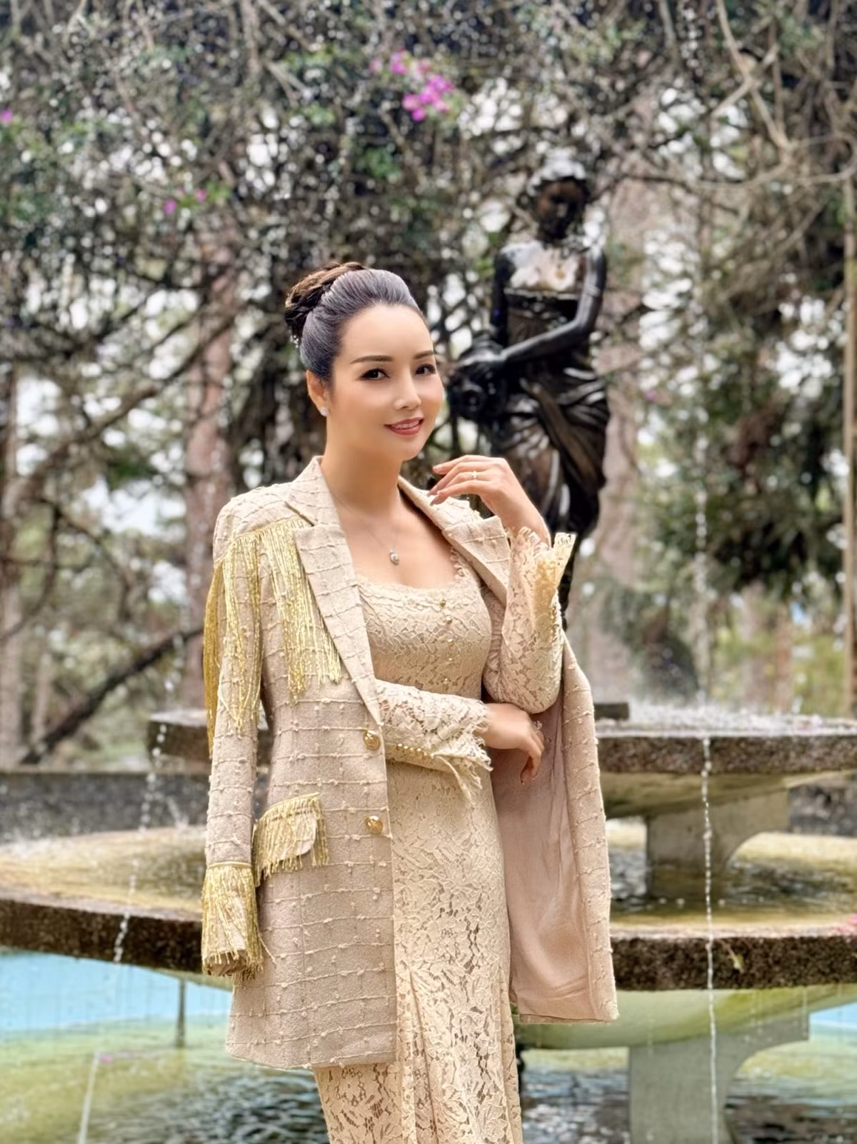 Diễn viên Mai Thu Huyền, dù đã ở độ tuổi U50 vẫn được khen trẻ đẹp. Ảnh: FB Mai Thu Huyen