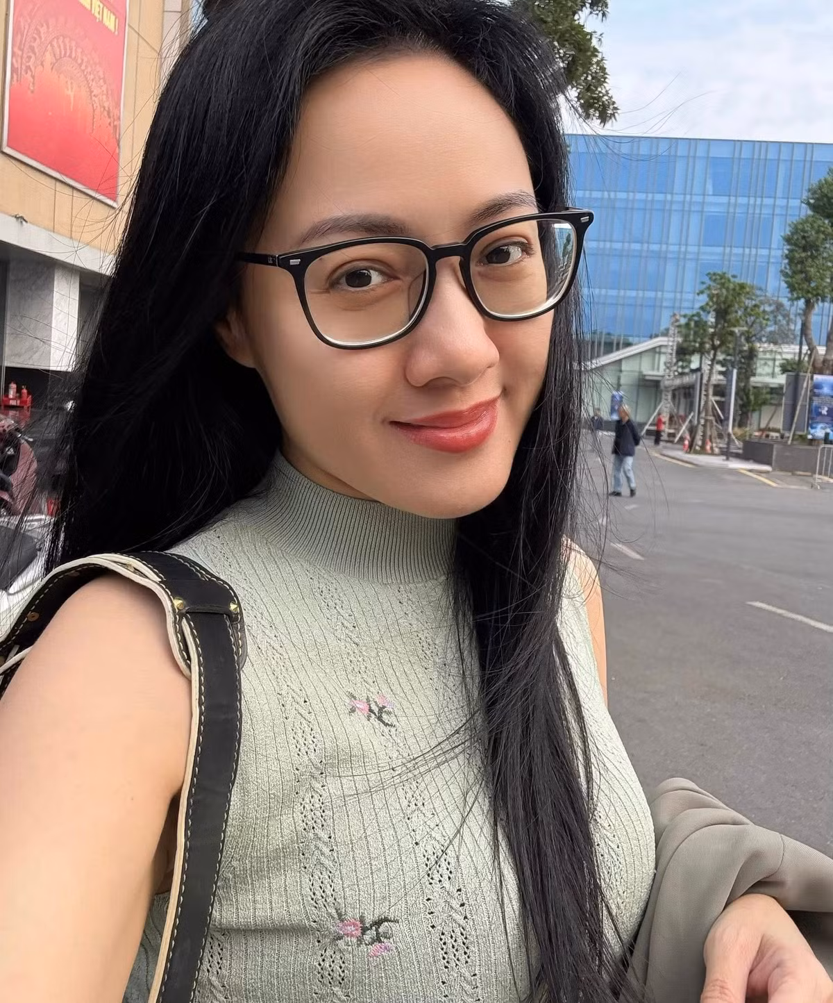 Người đẹp "gây thương nhớ" bởi chất giọng truyền cảm, lối dẫn duyên dáng, để lại rất nhiều tình cảm với khán giả.