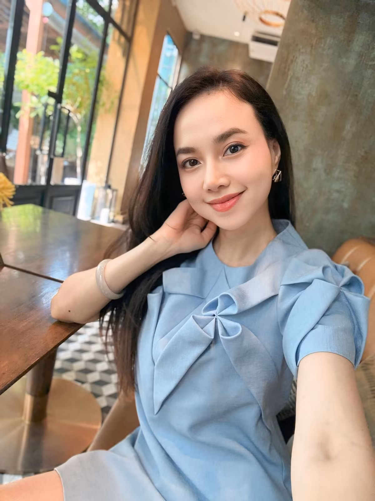 Nữ diễn viên sinh con trai đầu lòng vào tháng 11/2018. Sau đó, vợ chồng cô đón con trai thứ hai vào tháng 8/2020. Ảnh: FB Dinh Ngoc Diep