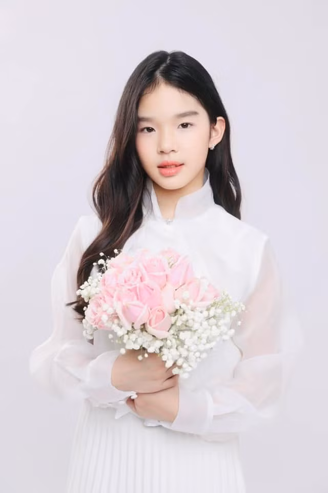 Siêu mẫu Xuân Lan bày tỏ sự hạnh phúc và tự hào khi được nhìn thấy con gái lớn lên từng ngày. Ảnh: FB Nguyen Xuan Lan