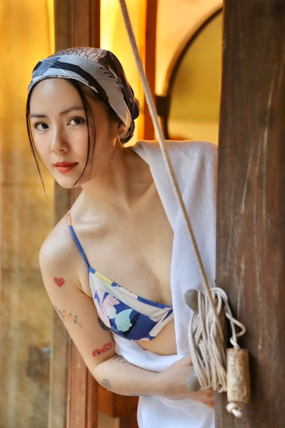 Nữ ca sĩ gốc Thanh Hóa không ngần ngại khoe trọn vóc dáng săn chắc, quyến rũ trong những bộ bikini gợi cảm. Ảnh: FB Tran Phuong Linh