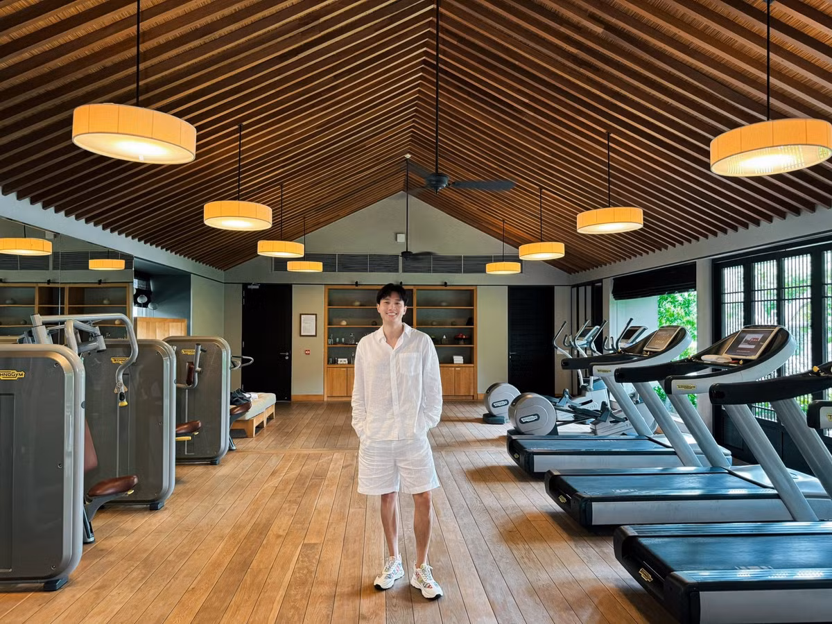 Quốc Trường check in trong phòng tập của một resort cao cấp tại Khánh Hòa. Ảnh: FB Nguyễn Quốc Trường