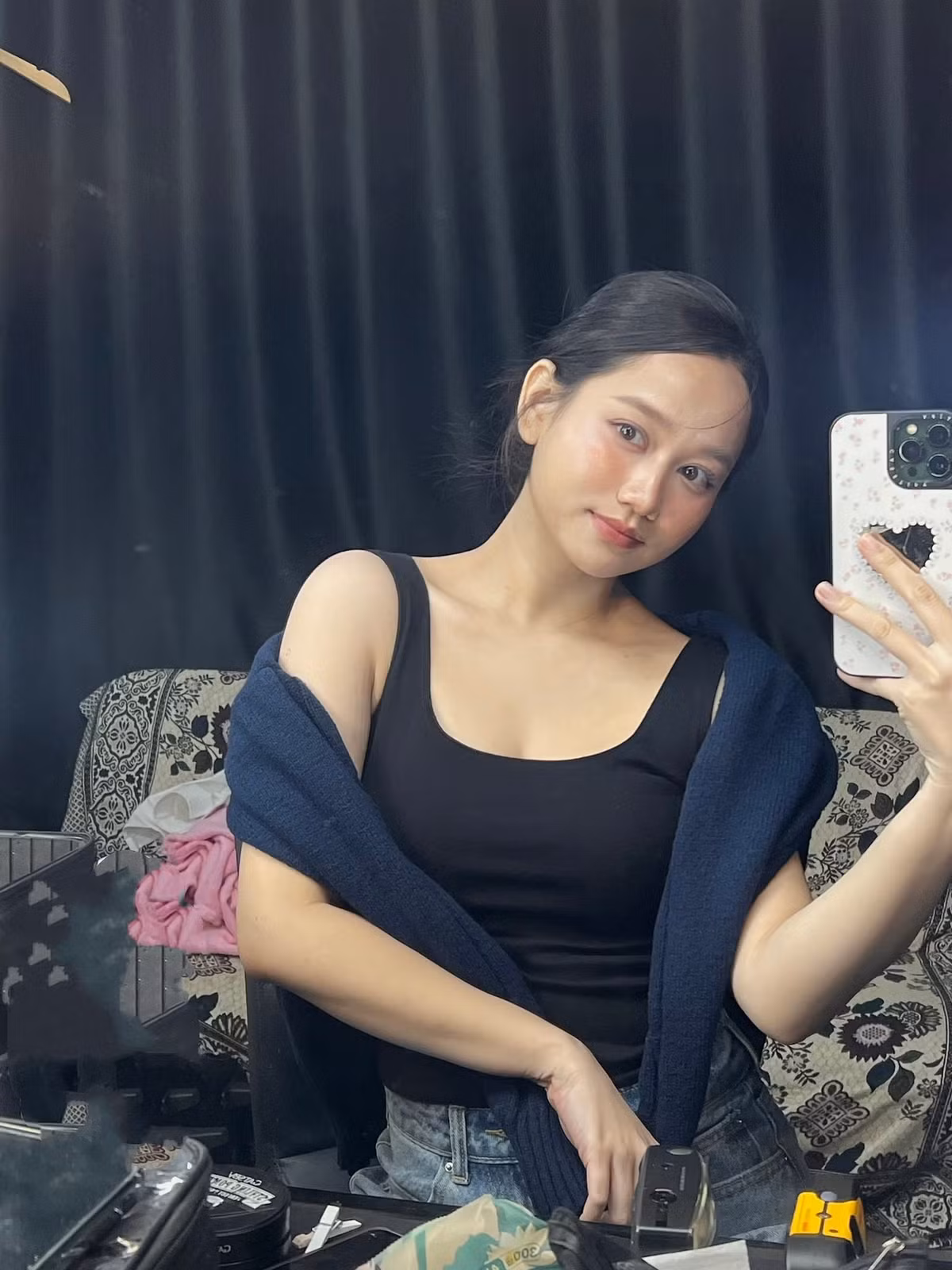 Theo chia sẻ của Trúc Anh, việc tăng cân của cô có liên quan đến quá trình sử dụng thuốc điều trị rối loạn cảm xúc. Những thay đổi về thể trạng không chỉ ảnh hưởng đến ngoại hình mà còn khiến nữ diễn viên phải đối diện với nhiều áp lực trong cuộc sống. Ảnh: FB Trúc Anh