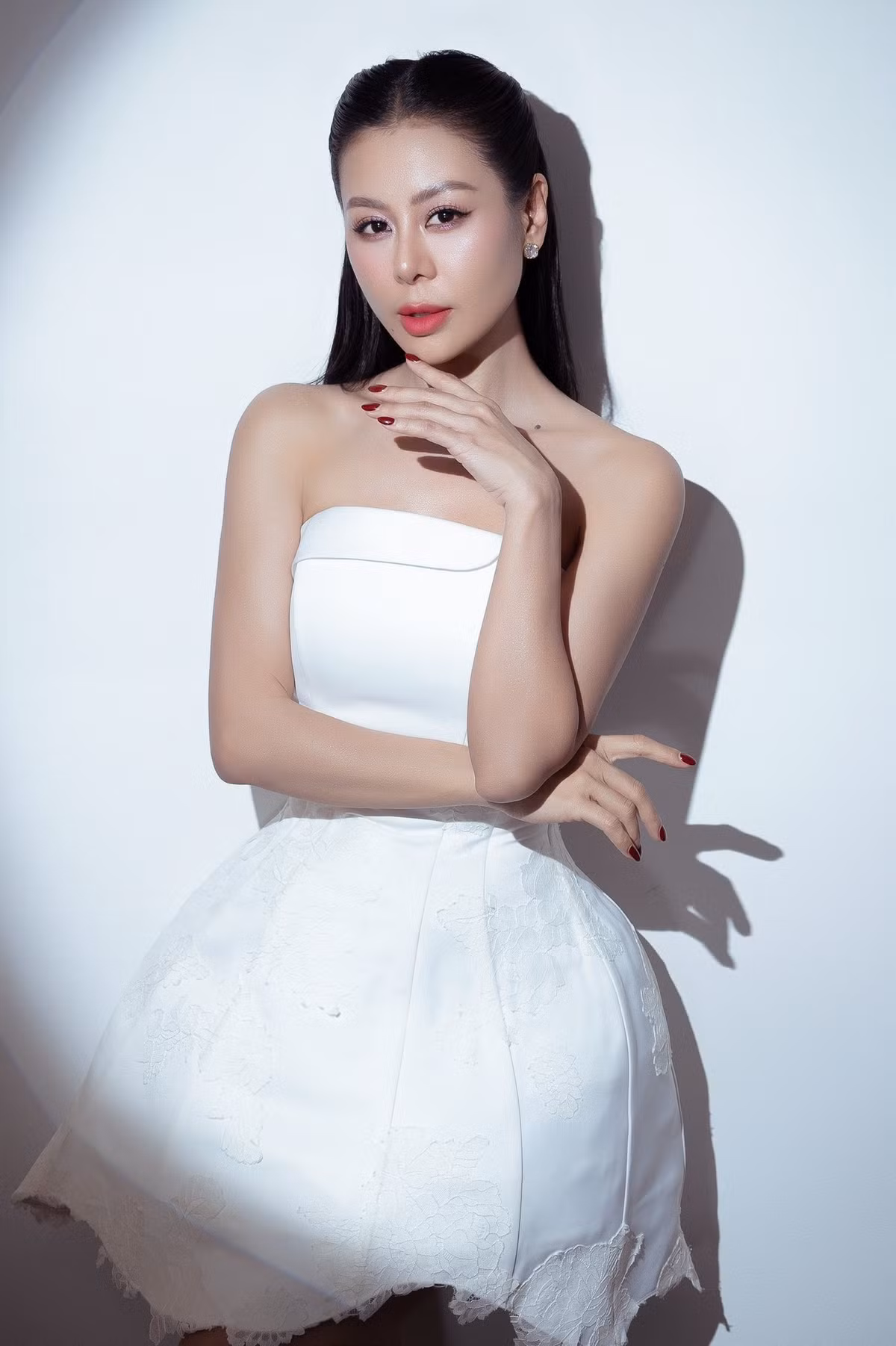 Về chuyện tình cảm, Nam Thư vẫn lựa chọn im lặng.