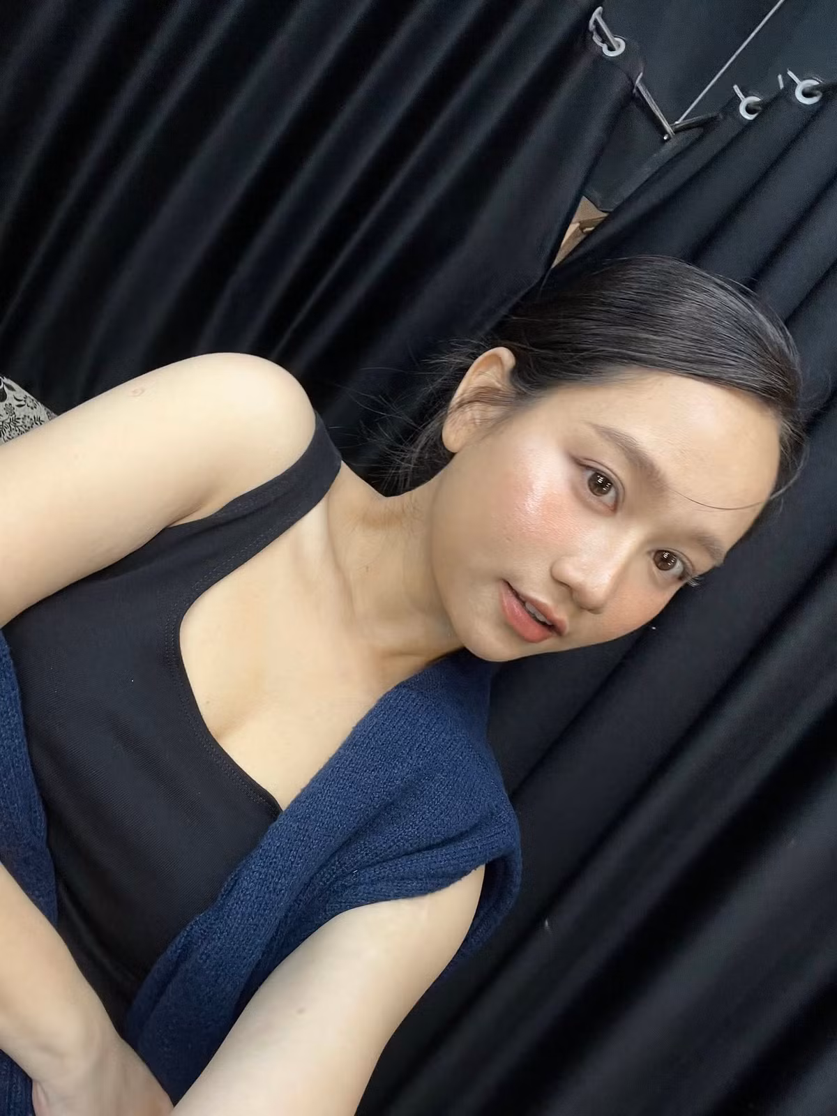 Đằng sau vóc dáng hiện tại là quá trình thay đổi không hề dễ dàng. Trước đó, Trúc Anh từng chia sẻ cân nặng có thời điểm chạm mốc 85 kg. Sau hơn một năm nỗ lực, nữ diễn viên cho biết cân nặng đã giảm xuống còn khoảng 60 kg. Ảnh: FB Trúc Anh