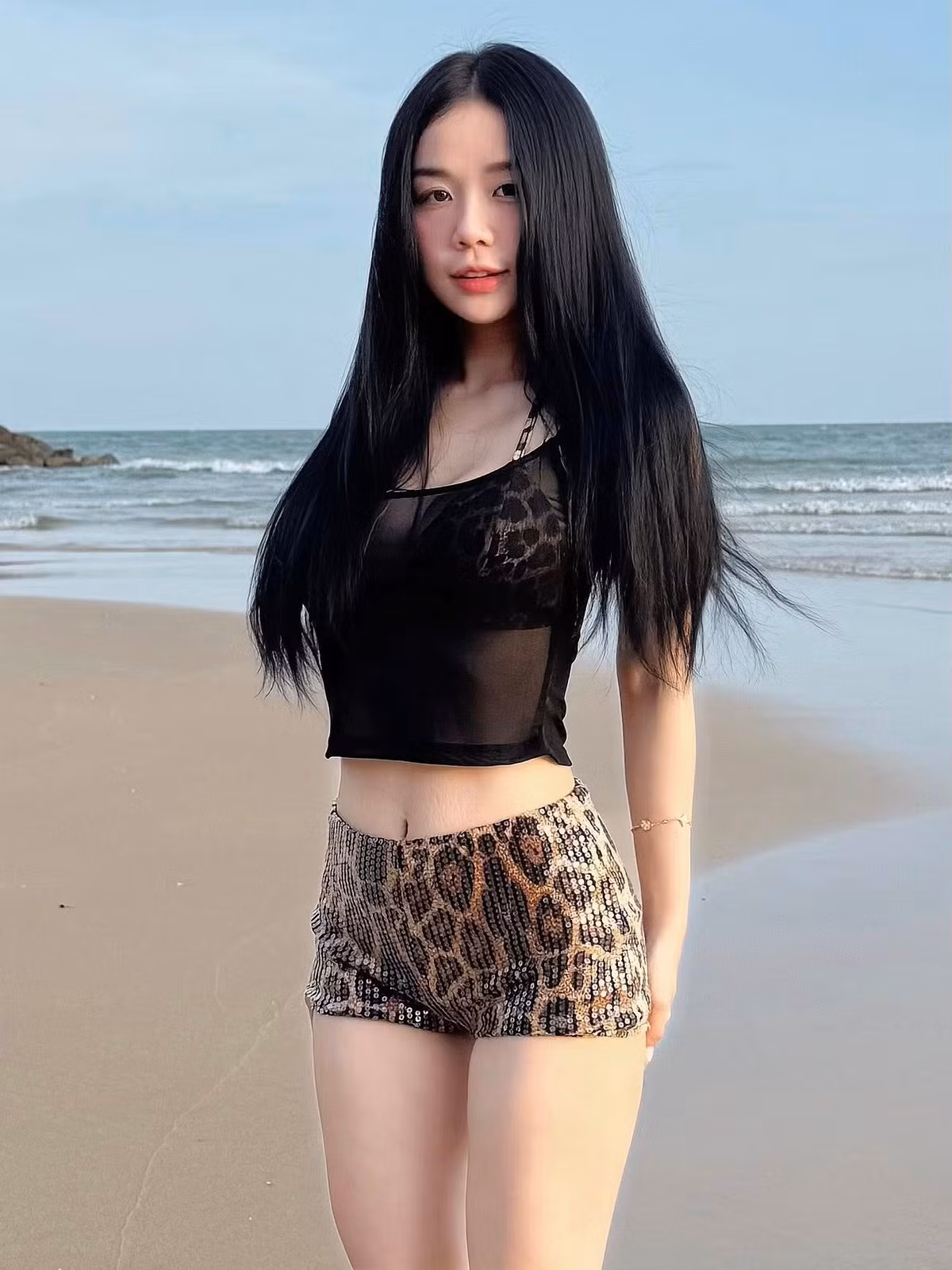 Mỗi lần xuất hiện trước khán giả, Cindy đều có vẻ ngoài ngọt ngào, trẻ đẹp.