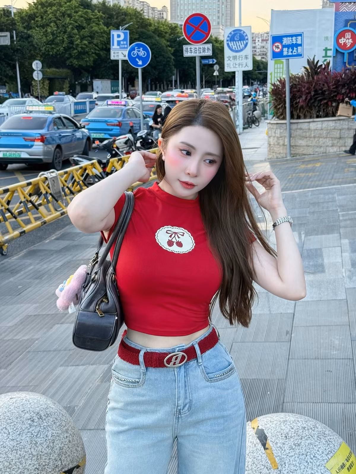 Diễn viên Quỳnh Nga du lịch Trung Quốc. Ảnh: FB Phạm Quỳnh Nga