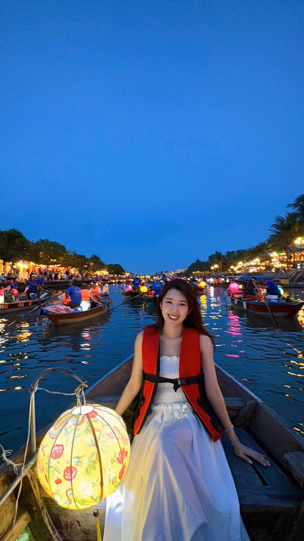 Diễn viên Thúy Ngân "thưởng thức những ngày dễ chịu và không cần vội vã" ở Hội An. Ảnh: FB Lê Huỳnh Thuý Ngân