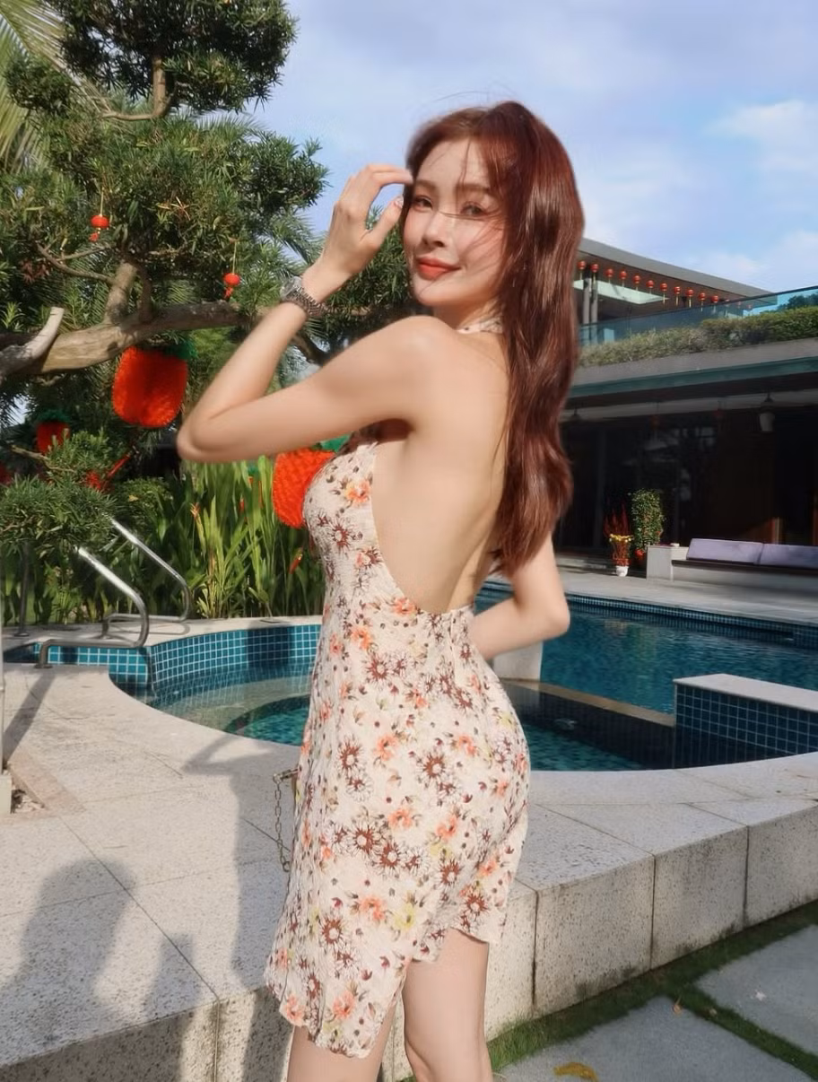 Sau khi trở thành mẹ, vẻ đẹp của Diệc Phi dường như càng mặn mà, thu hút hơn, khiến nhiều người không khỏi trầm trồ.