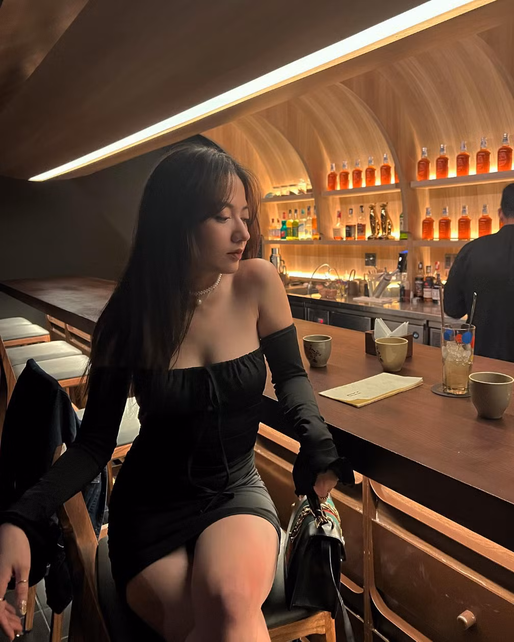 Không chỉ duy trì sự nghiệp ca hát, Xuân Nghi hiện còn đảm nhận vai trò giám đốc kinh doanh âm nhạc và quản lý nghệ sĩ.