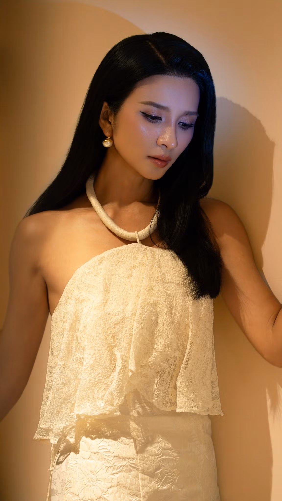 Mới đây, NSƯT Kim Tuyến thu hút ống kính khi tham gia một sự kiện giải trí.
