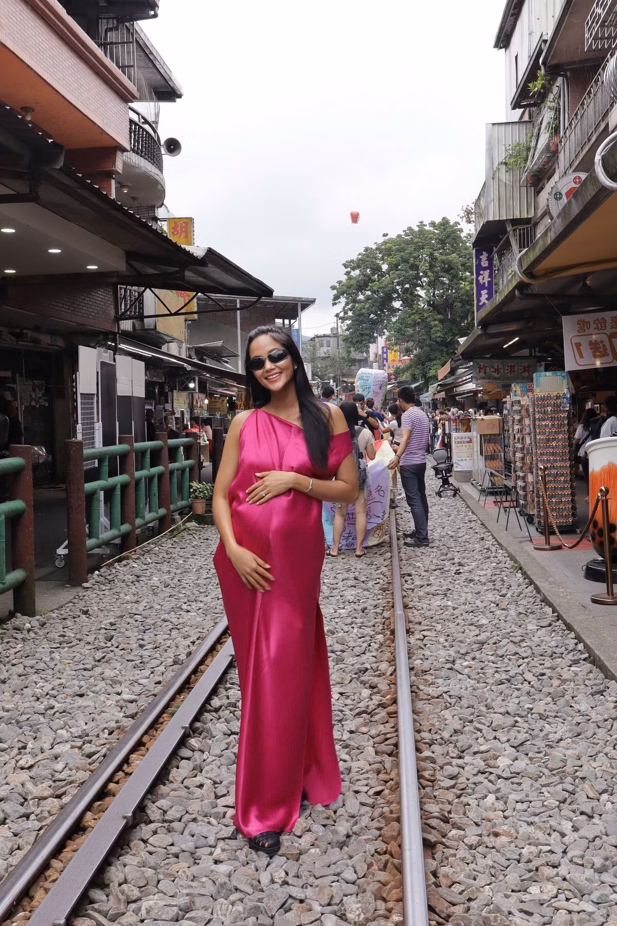 Người đẹp Ê-đê được cư dân mạng ưu ái gọi là “bà bầu sành điệu nhất nhì Vbiz”. Ảnh: FB H'Hen Niê