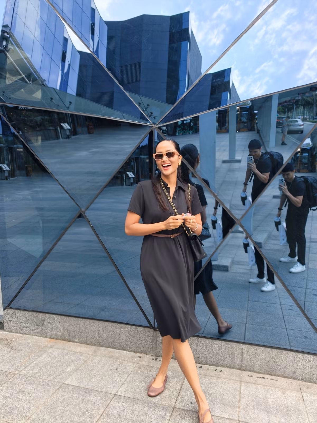 Trên trang cá nhân, vợ chồng nàng hậu thường chia sẻ những hình ảnh, câu chuyện ghi lại hành trình chăm sóc con nhỏ.
