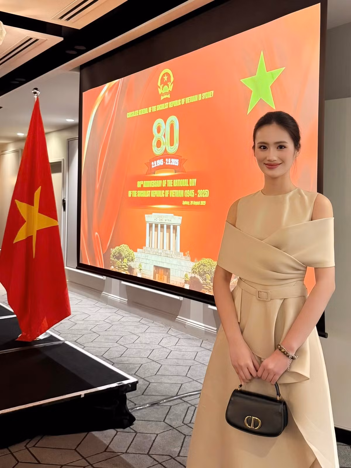 Hoa hậu Ý Nhi thấy xúc động và tự hào khi được dự Lễ kỷ niệm 80 năm Quốc khánh Việt Nam tại Australia, nơi cô đang du học. Ảnh: FB Huỳnh Trần Ý Nhi