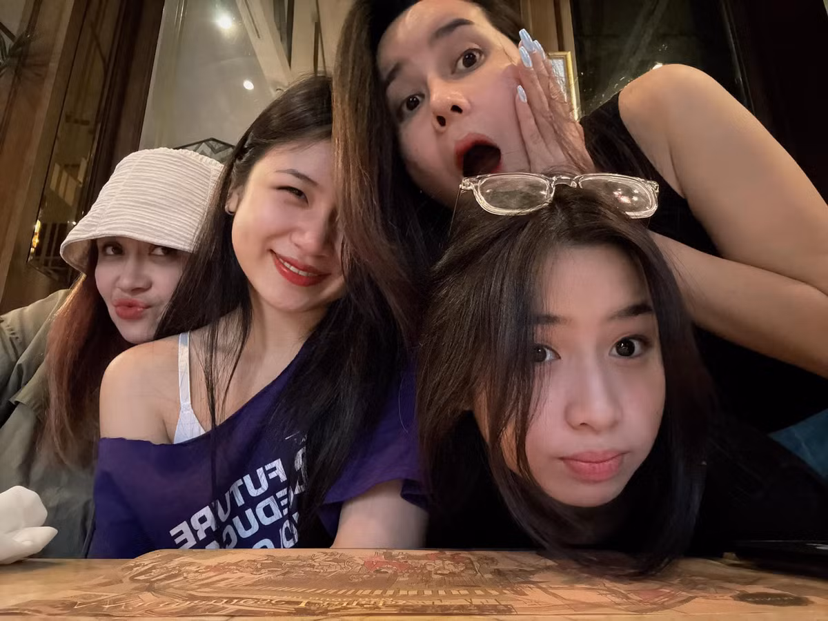 Lưu Hương Giang từng nói rằng khi con gái bước vào tuổi dậy, mẹ con cô thường xuyên bất đồng về quan điểm nhưng tình yêu của cô dành cho con không bao giờ thay đổi. Ảnh: FB Lưu Hương Giang