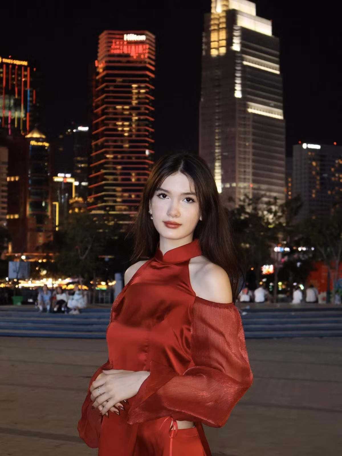 Nhờ lợi thế ngoại hình cùng chiều cao ấn tượng, Thanh Giang gần đây thử sức với vai trò người mẫu. Trước đó, cô theo đuổi nghệ thuật múa giống bố mẹ và từng được học ballet từ nhỏ.