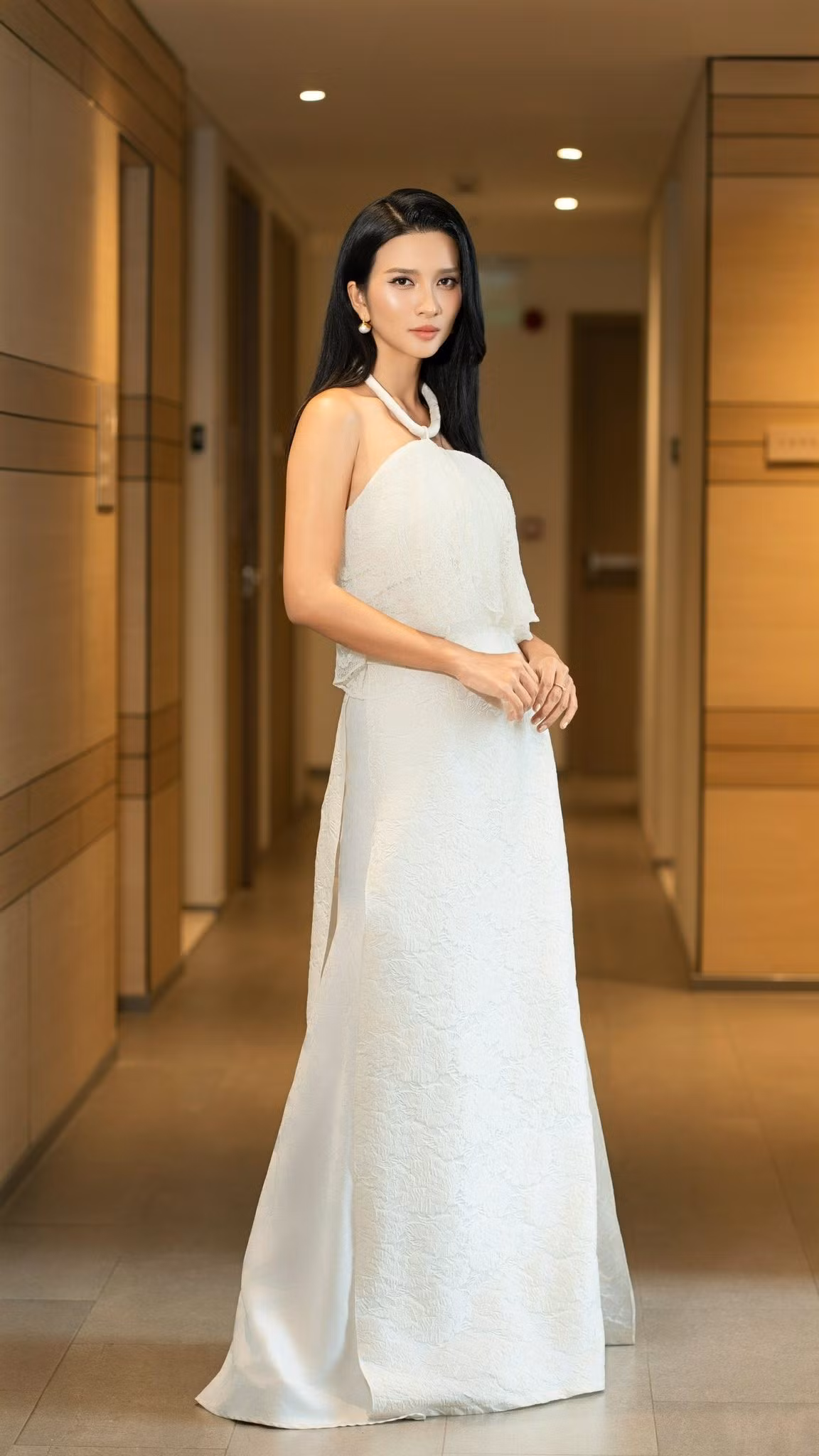Sở hữu chiều cao 1m72, vóc dáng cân đối và gương mặt mang nét Á Đông đằm thắm, Kim Tuyến luôn nằm trong top những mỹ nhân được đánh giá cao về nhan sắc trong giới giải trí Việt.