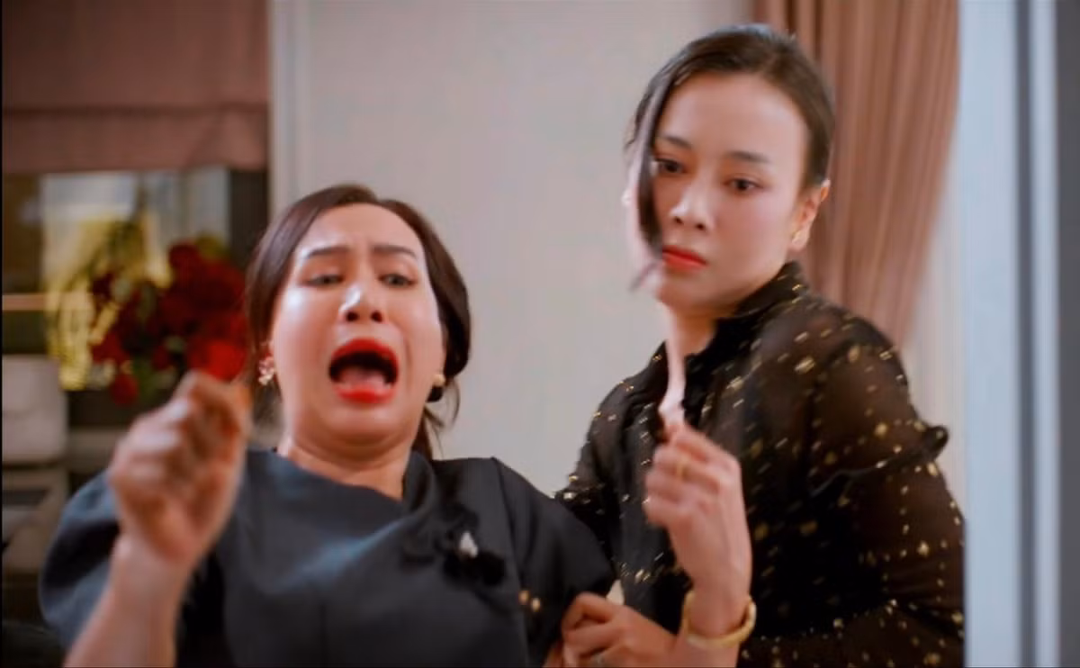 Phân đoạn này được đánh giá là một trong những cảnh gay cấn và giàu cảm xúc nhất của phim từ đầu đến nay. Diễn xuất của Phương Oanh chạm đến trái tim người xem: vừa tức giận tột độ, vừa đau đớn tột cùng của một người mẹ khi chứng kiến con bị tổn thương. Khán giả dành nhiều lời khen ngợi cho lối diễn chân thật, bùng nổ cảm xúc của nữ diễn viên.