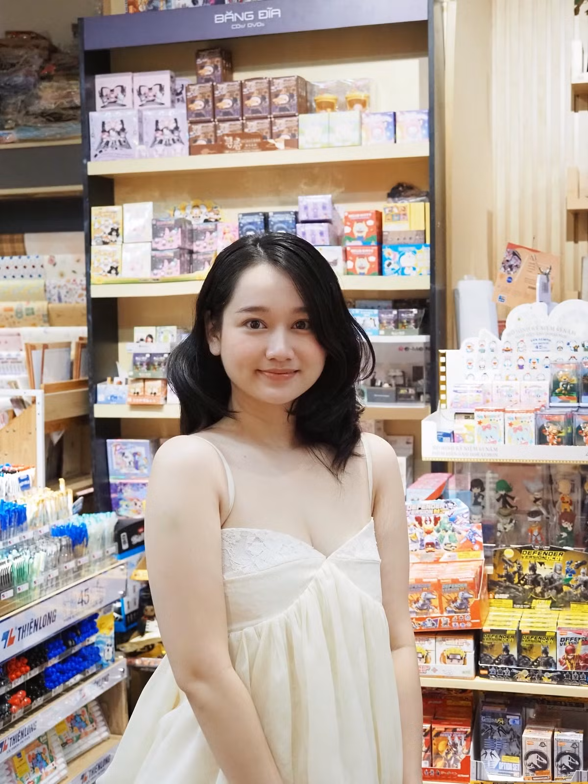 Sau một thời gian khá kín tiếng, Trúc Anh – nữ diễn viên được khán giả biết đến qua vai Hà Lan trong Mắt biếc gần đây nhận được nhiều sự quan tâm khi chia sẻ những hình ảnh đời thường. Ảnh: FB Trúc Anh