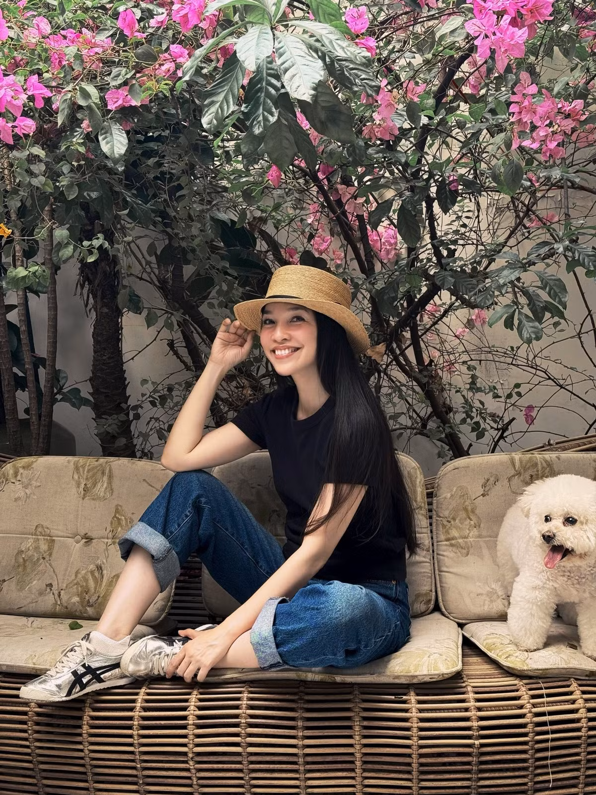 Ca sĩ Hiền Thục vẫn được nhận xét trông như gái mới lớn khi đăng ảnh đời thường. Ảnh: FB Nguyễn Thị Hiền Thục