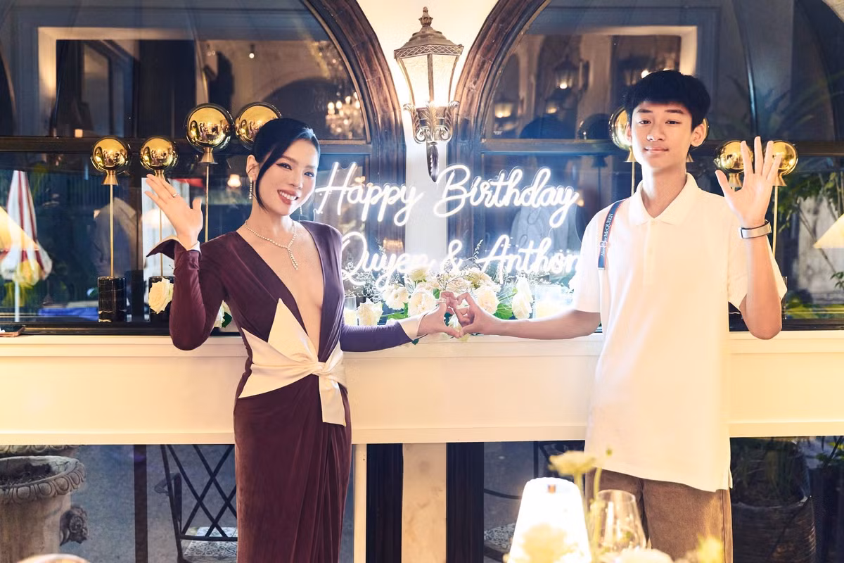Không chỉ gây ấn tượng bởi chiều cao nổi bật, con trai Lệ Quyên còn được khen ngợi với ngoại hình ngày càng chững chạc.