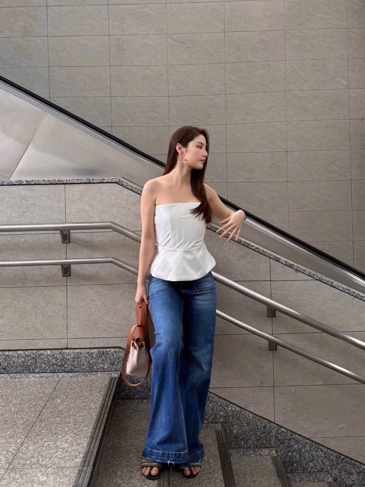Sự trở lại ấn tượng về mặt ngoại hình của Diễm My 9X là kết quả của quá trình tập luyện tích cực.