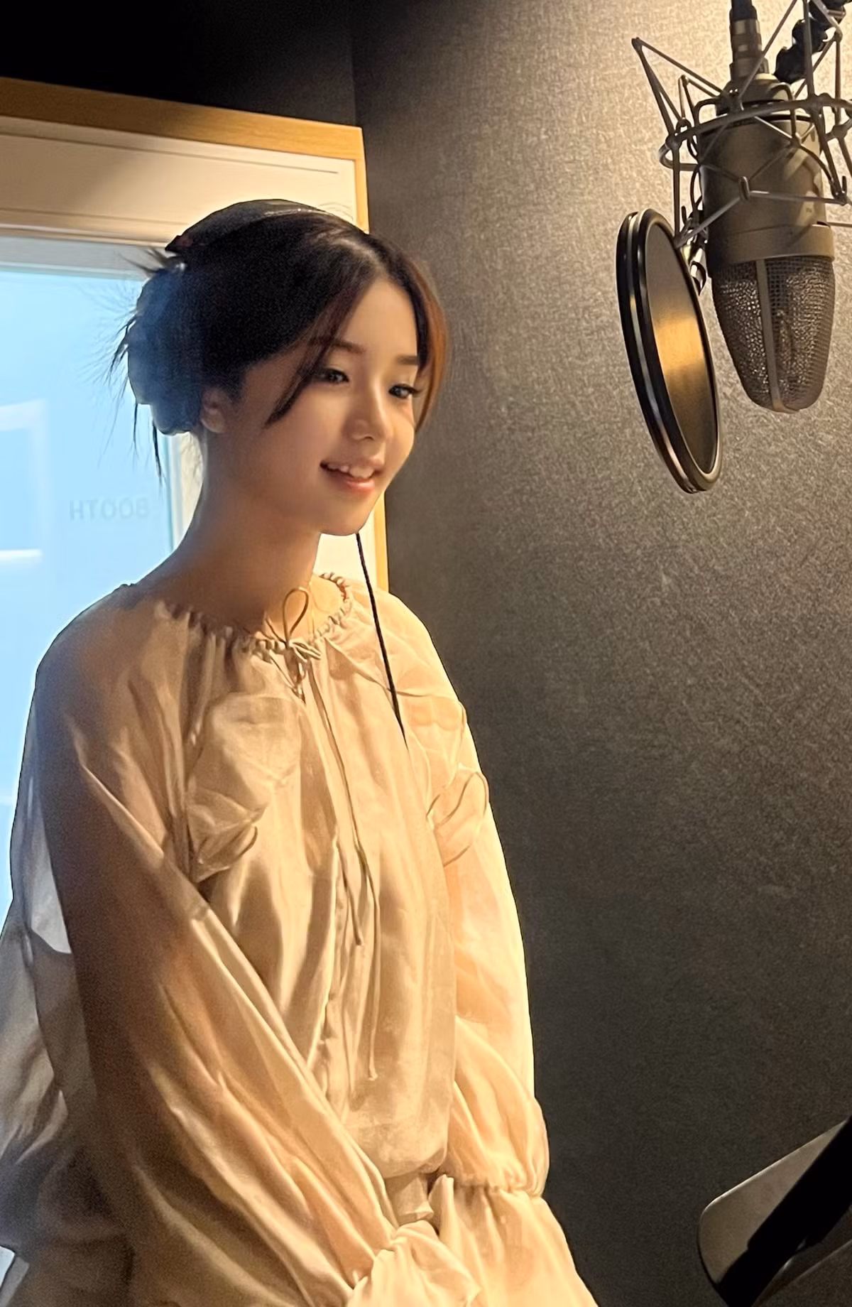 Bắt đầu làm quen với âm nhạc từ nhỏ, Thiên Nga hiện là nghệ sĩ violin chuyên nghiệp, từng tham gia nhiều chương trình và biểu diễn tại các sân khấu.
