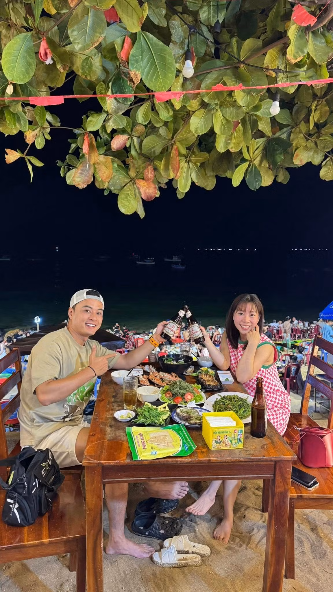 Vợ chồng diễn viên Hồng Đăng check in Quy Nhơn. Ảnh: FB Lê Hồng Đăng