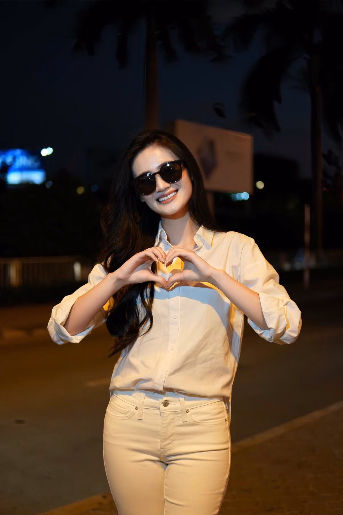Hoa hậu Ý Nhi trở về Việt Nam để đồng hành cuộc thi Miss World Vietnam 2025. Ảnh: FB Huỳnh Trần Ý Nhi