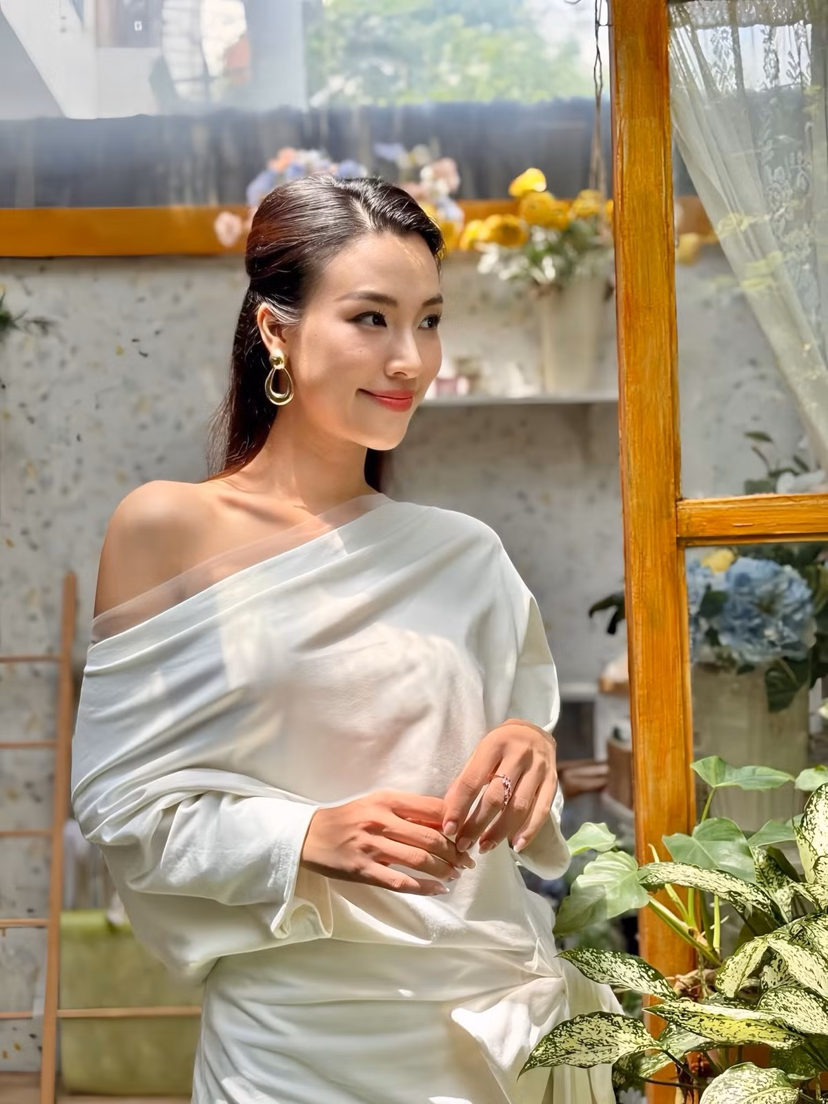 Trên trang cá nhân, cô thường xuyên chia sẻ những khoảnh khắc đời thường giản dị nhưng ngập tràn năng lượng tích cực.