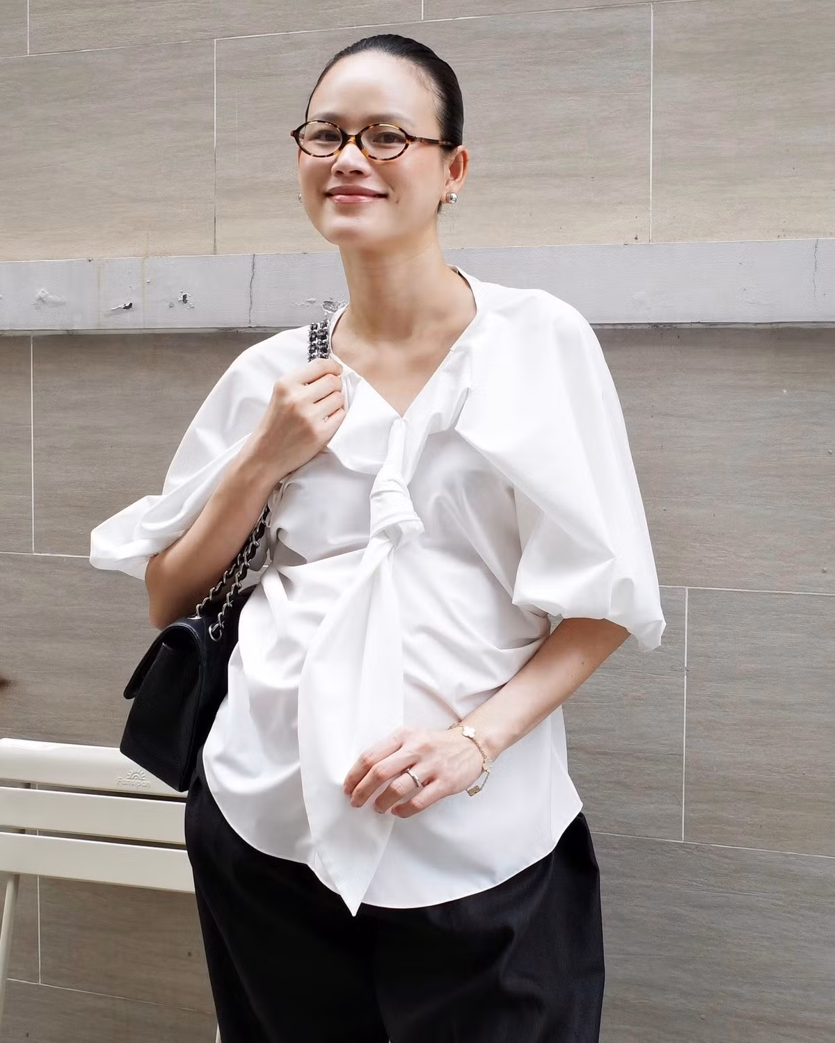 H’Hen Niê và Tuyết Lan không chỉ là những bà bầu xinh đẹp mà còn là minh chứng sống động cho thấy phụ nữ mang thai vẫn có thể tự tin, cá tính và rạng ngời. Ảnh: FB Tuyet Lan