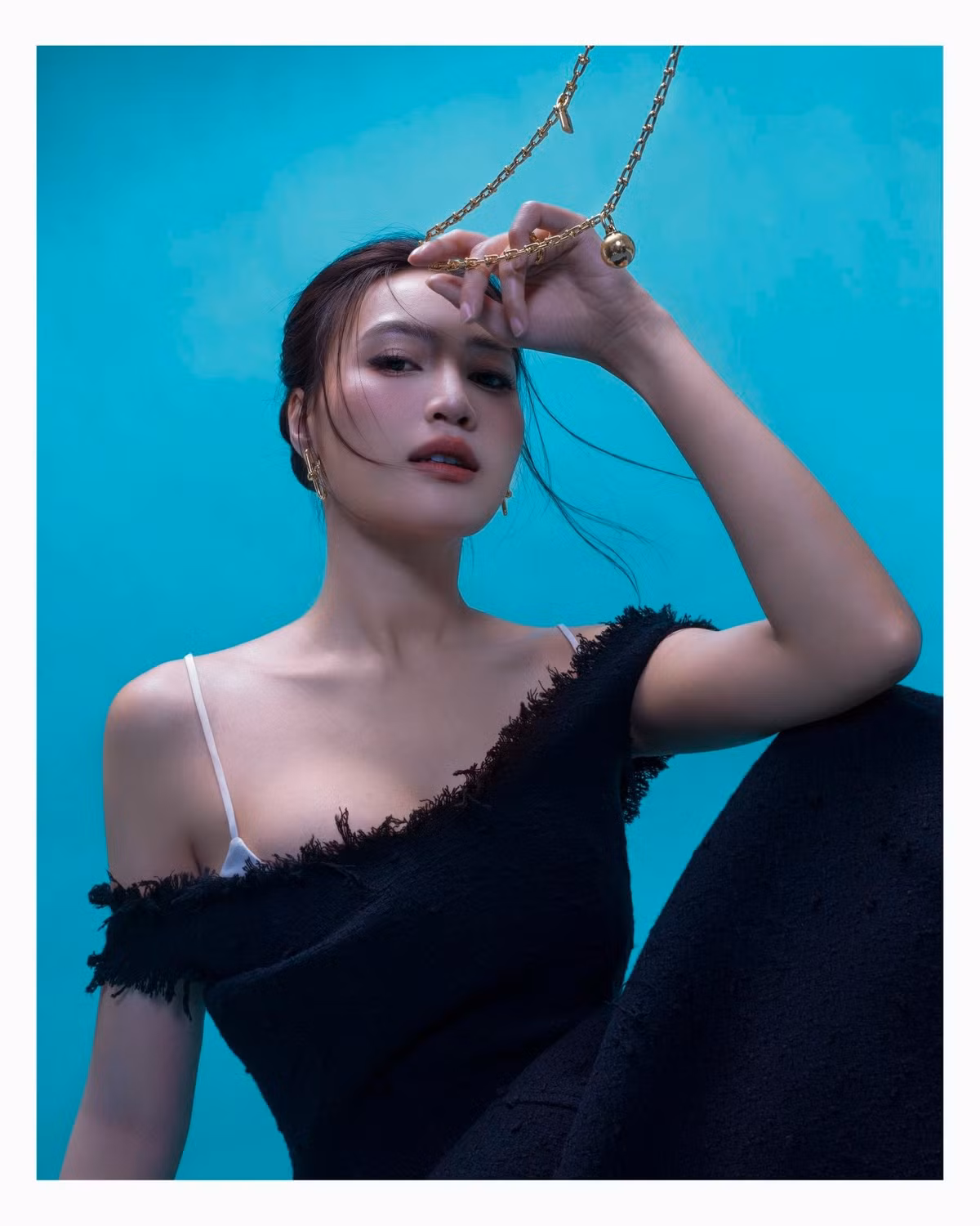 Mỗi lần xuất hiện, nữ diễn viên đều để lại ấn tượng mạnh mẽ và thu hút sự chú ý của truyền thông.