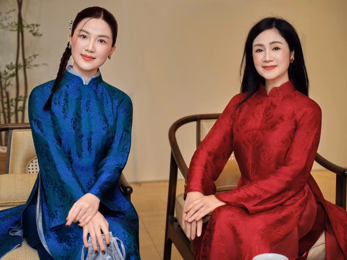 NSND Thu Hà được khen quá trẻ đẹp khi chụp ảnh cùng diễn viên Lương Thanh, kém cô 20 tuổi. Ảnh: FB Lương Thanh