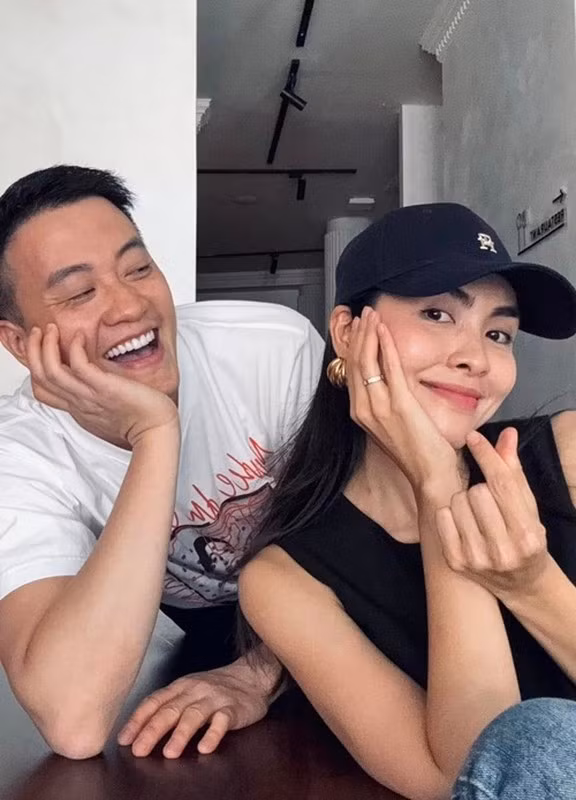 Về phần Lương Mạnh Hải, ở tuổi 43, nam diễn viên vẫn duy trì vẻ ngoài trẻ trung, năng động.