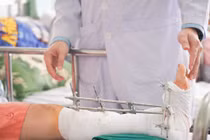 Cách sơ cứu, xử lý chi đứt lìa do máy cắt cỏ 