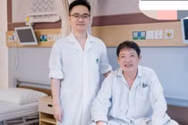 Khó thở, mệt mỏi, người đàn ông ngừng tim ngay tại phòng khám