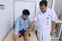 Cảnh báo tai nạn do mái tôn bay trong mưa giông và cách xử lý an toàn