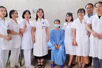 Đẻ rơi tại nhà, sản phụ 32 tuổi sốc mất máu nguy kịch