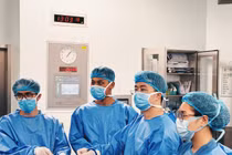 Cứu sống hai người bệnh bị u máu gan khổng lồ