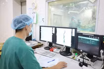 Đau chân và ngực, cụ ông 84 tuổi cùng lúc mắc 3 bệnh mạch máu nguy hiểm