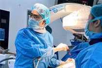 Ngã gãy hai tay, xẹp đốt sống khi dọn nhà sau bão 