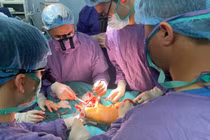 Nối lại chi thể đứt rời cho nữ sinh 19 tuổi va chạm với xe phân khối lớn