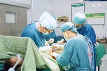 Nguy cơ tai nạn hè: Bé 6 tuổi gãy xương đùi sau ngã xe đạp